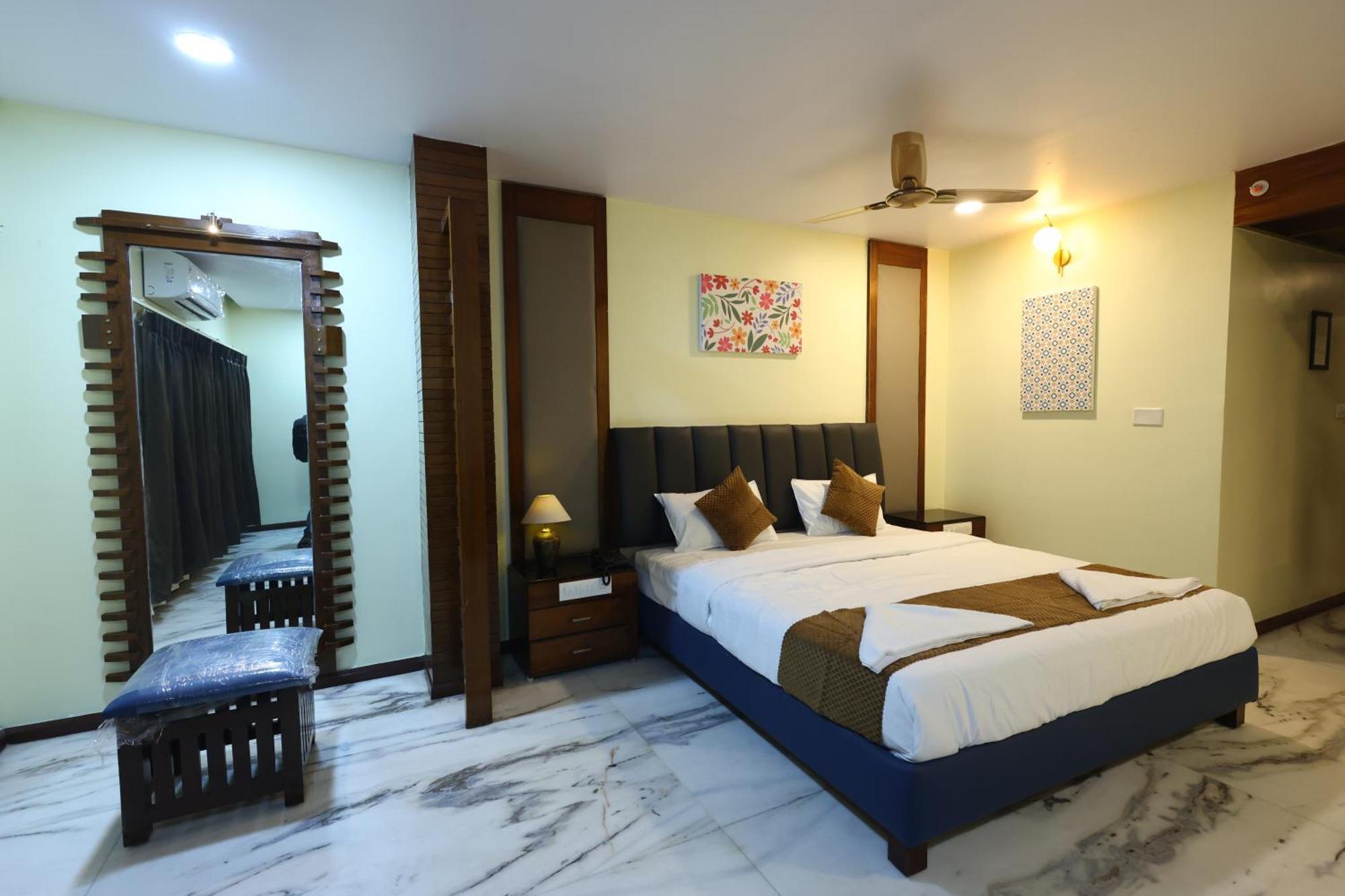 Lj Dadi'S Grand Hotel Visakhapatnam Exterior photo